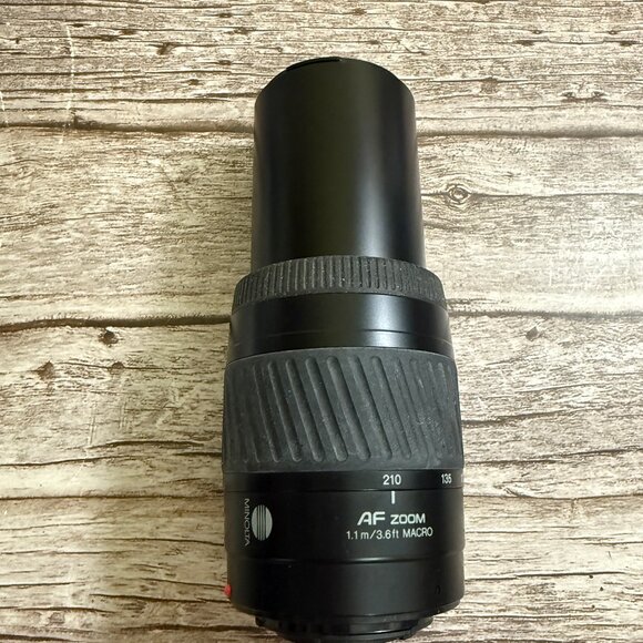 Minolta AF 70-210 Zoom Lens 1:4.5-5.6, 49, Great, 1 Lens Cap Front - Picture 8 of 11